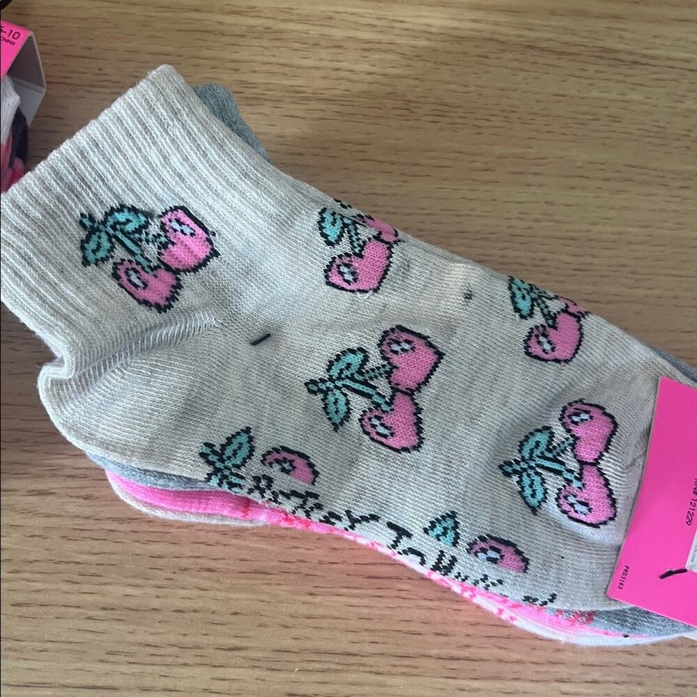 Bundle Of Betsy Johnson Socks Shoe Size 5-10 - Picture 3 of 10